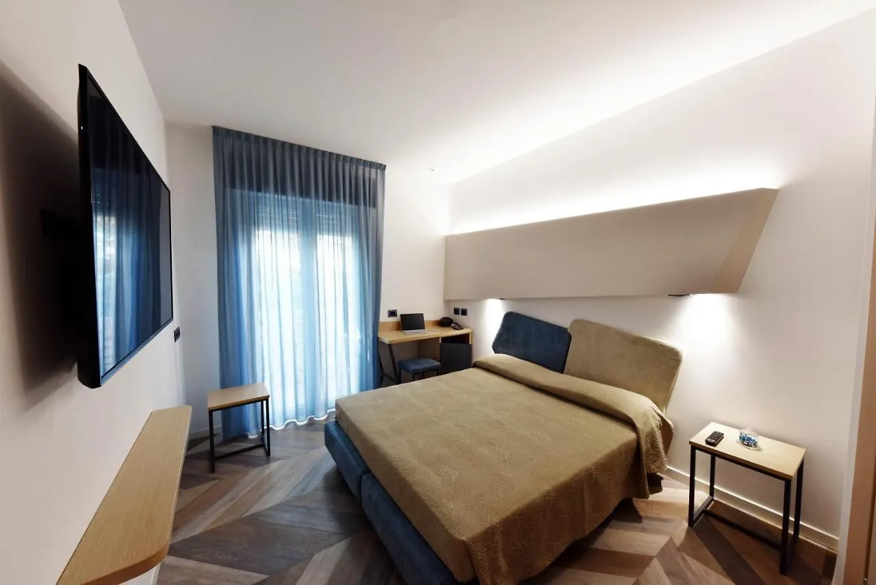 Color Hotel リミニ