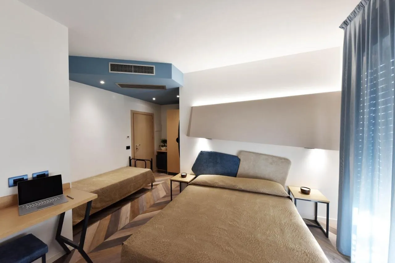 Color Hotel Rimini 3*,