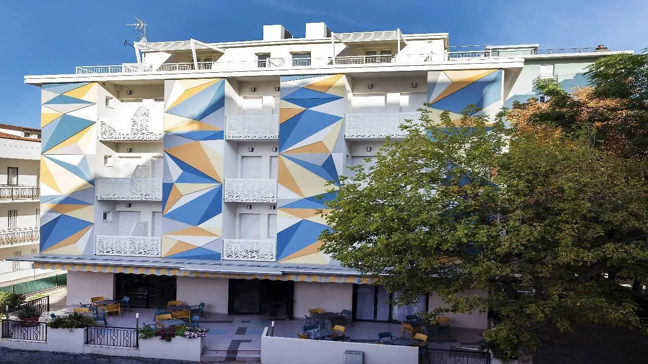 Color Hotel Rimini 3*,